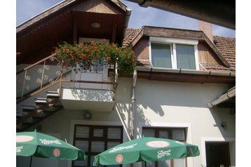 Hungría Privát Eger, Exterior